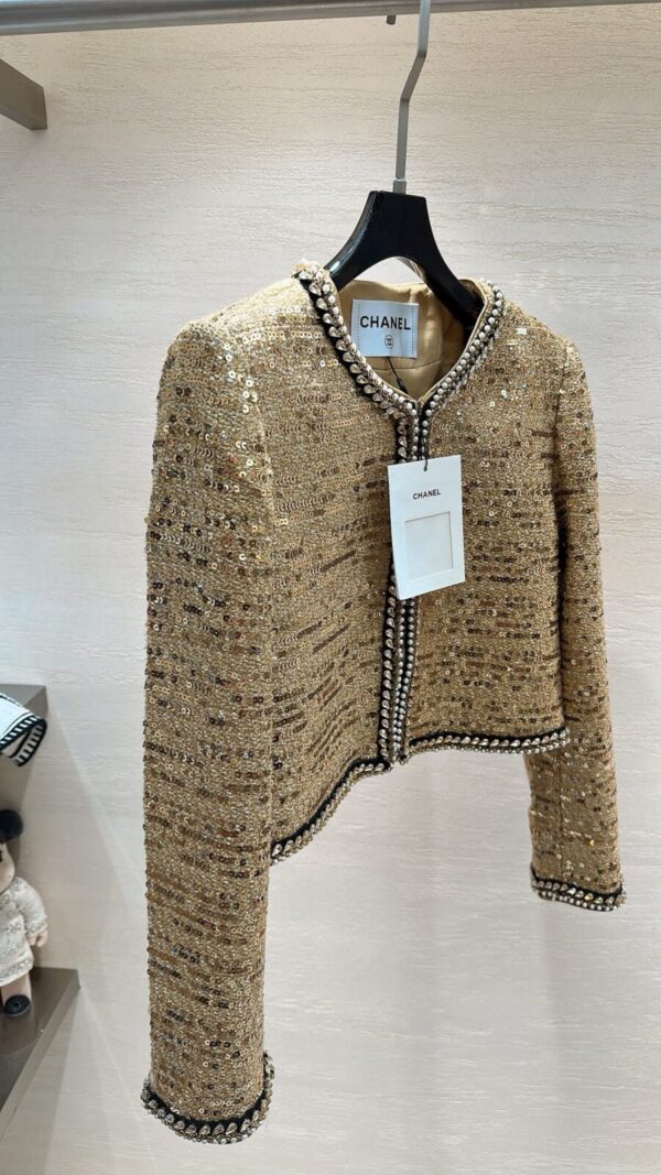 Chanel tweed jacket - Image 4