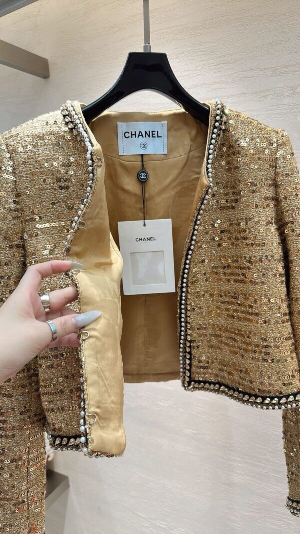 Chanel tweed jacket - Image 5