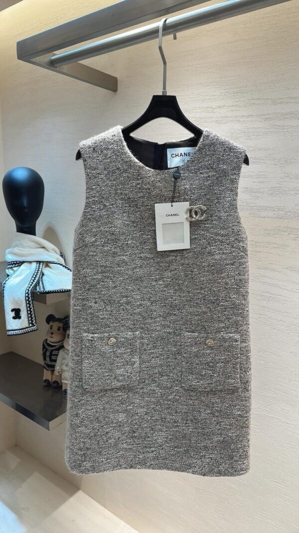 Chanel tweed jacket - Image 10