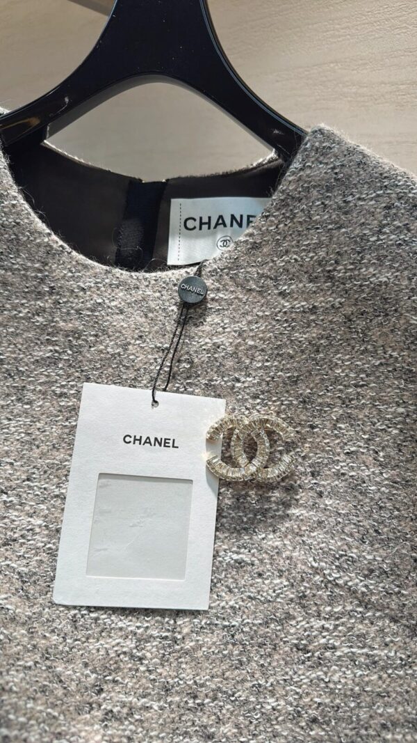 Chanel women CC embellished jacket - Image 3