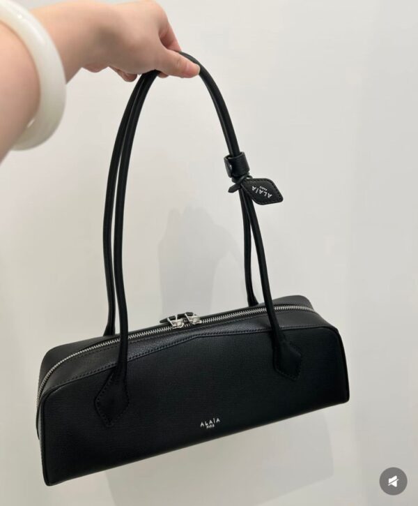 The Alaïa Noir Élégance Shoulder Bag - Image 2