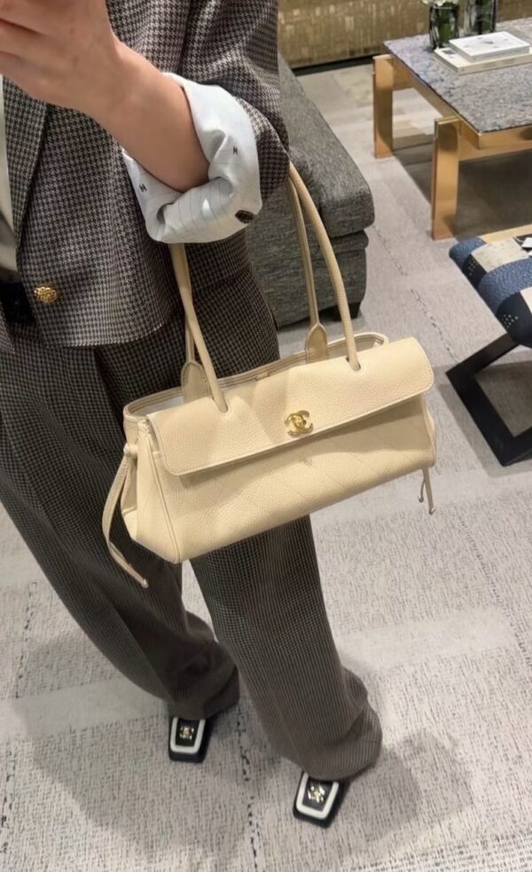Chanel SS 26 preppy bag - Image 4