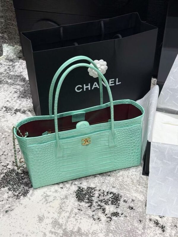 Chanel Croc skin tote bag - Image 3