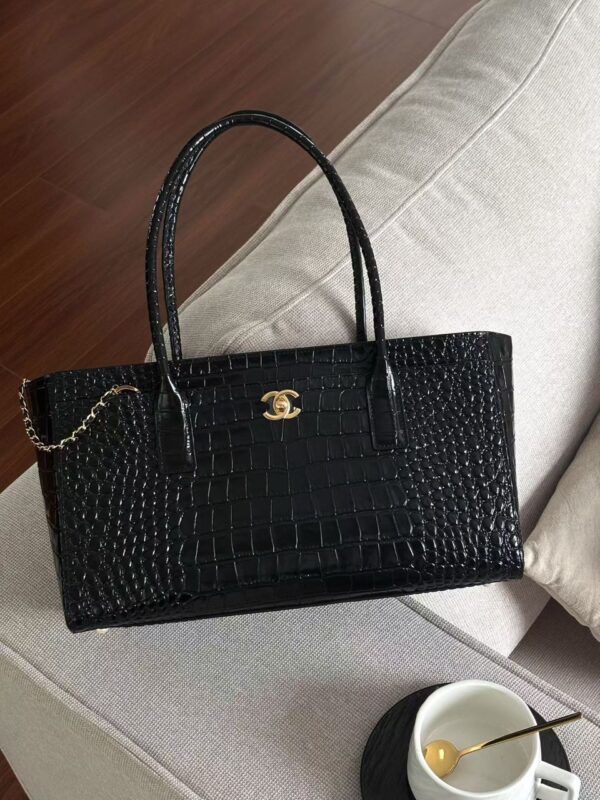 Chanel Croc skin tote bag - Image 6